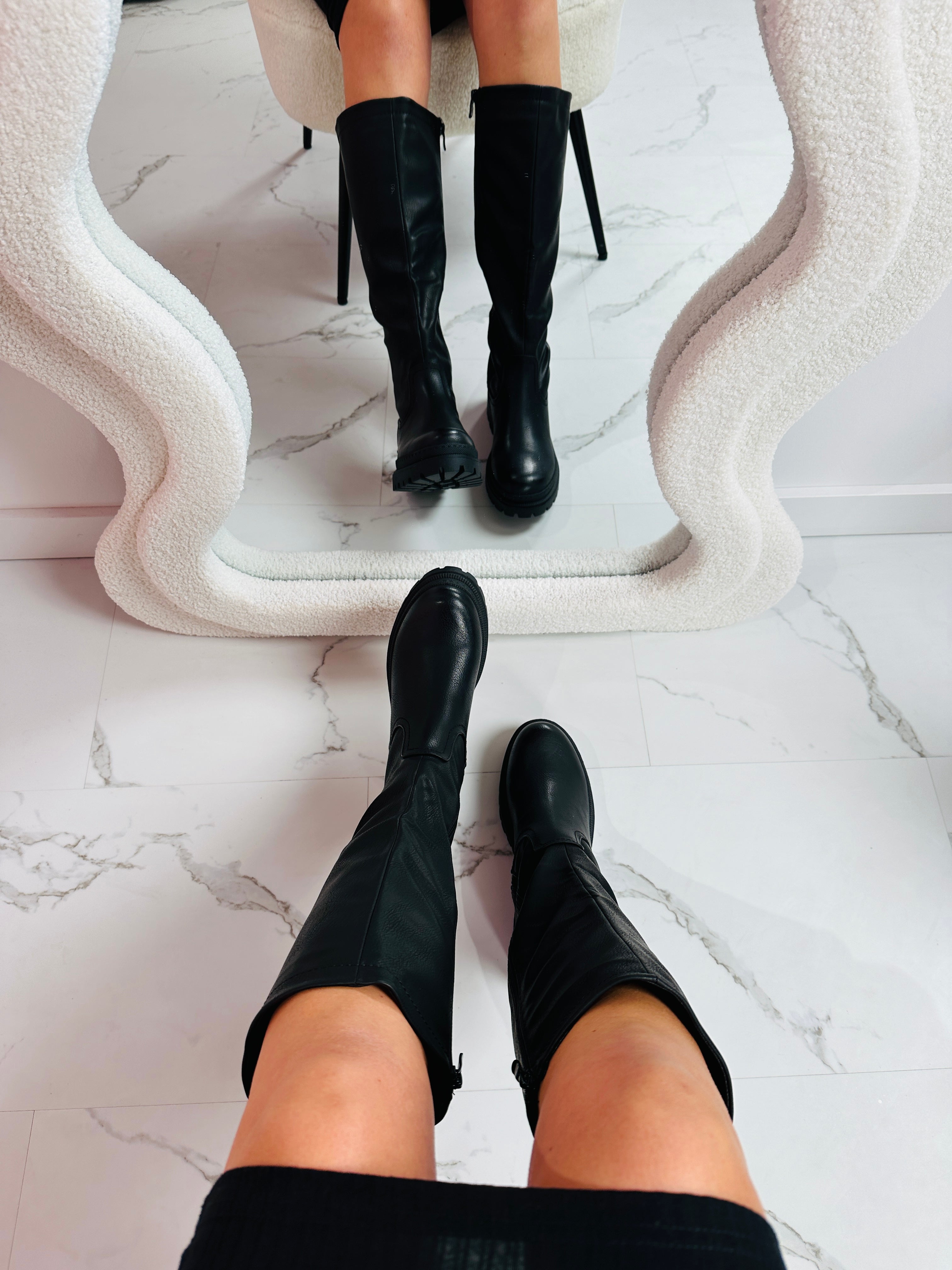 ELARÁ – Czarne wysokie kozaki