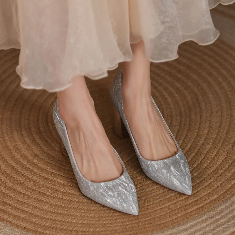 Eleganckie damskie czółenka na średnim obcasie