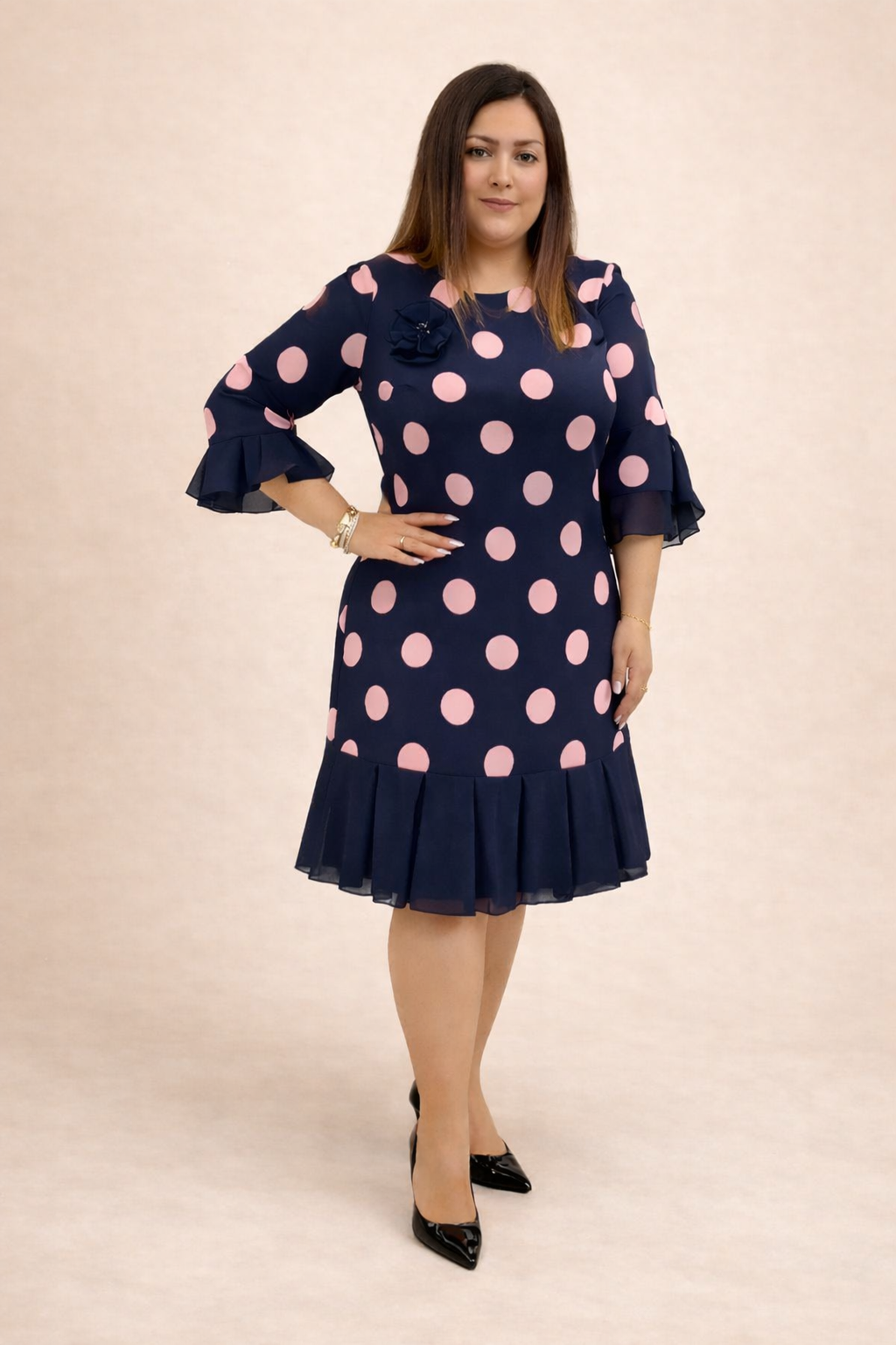 AURELIA | Elegancka Sukienka Midi w Delikatne Grochy