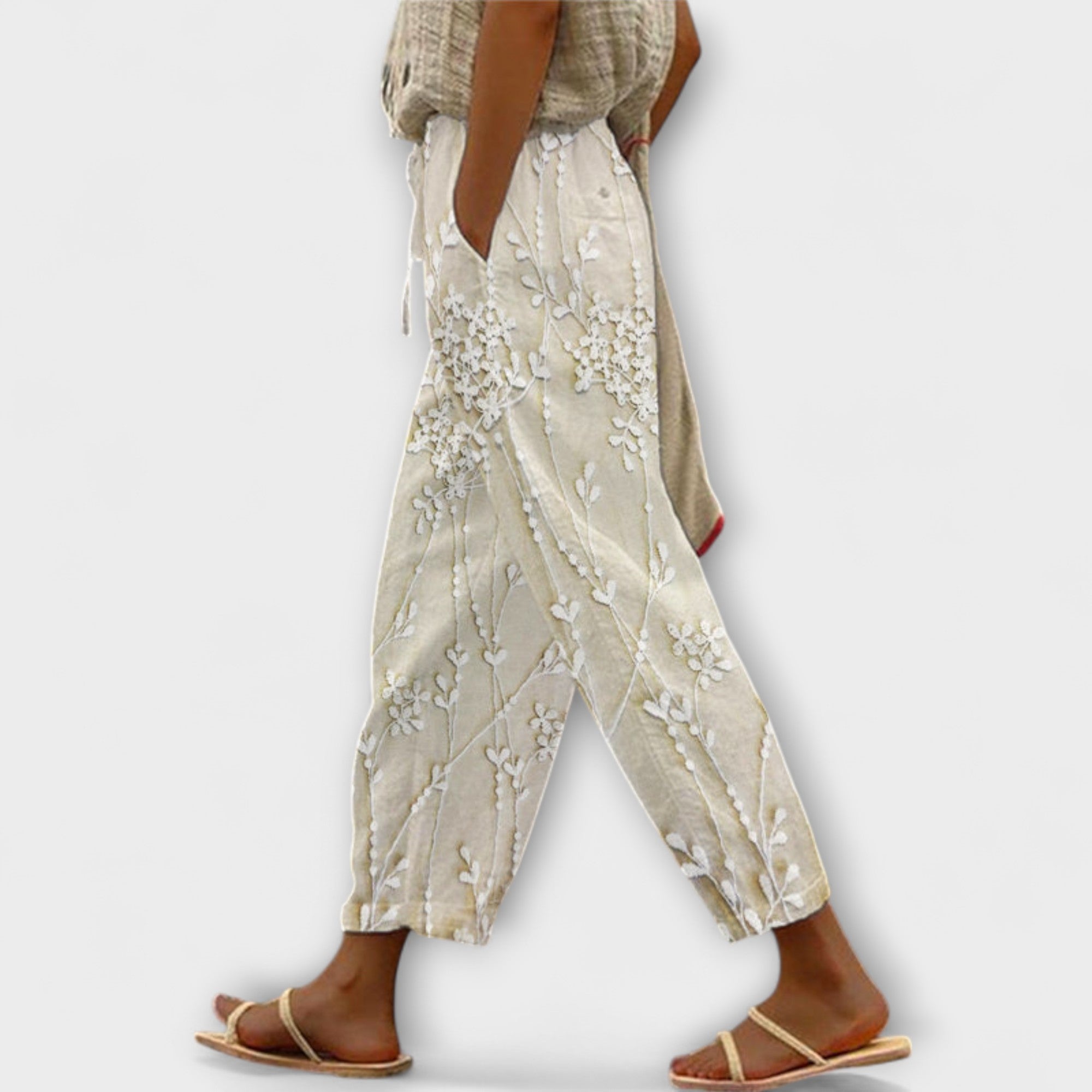 Zoey | Rozkloszowane spodnie z wzorem liści winogron