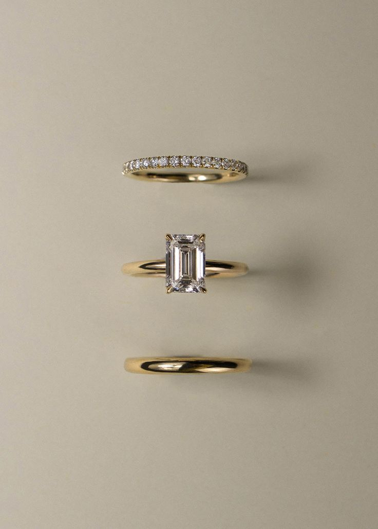 Elegancki prosty zestaw pierścionków z cyrkoniami