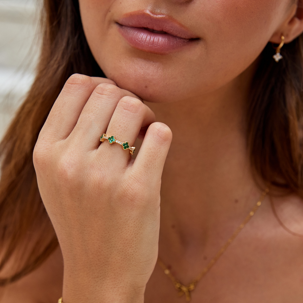 Pierścionek szczęścia z koniczyną i kryształami