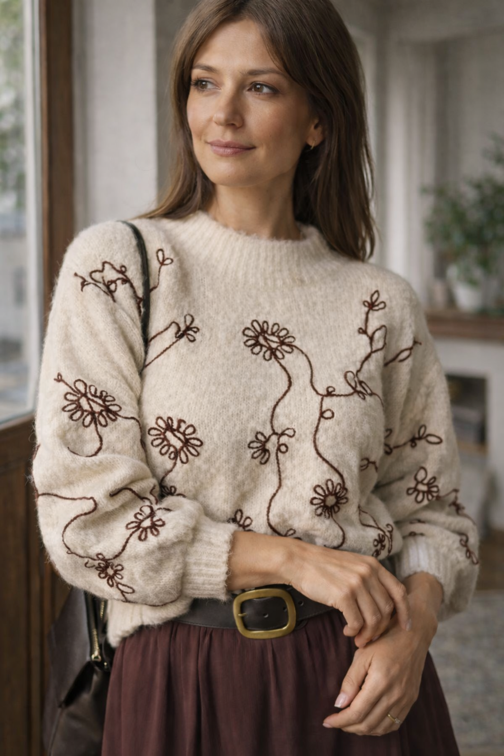 Sabine | miękki sweter z haftem kwiatowym, beżowo-czekoladowy