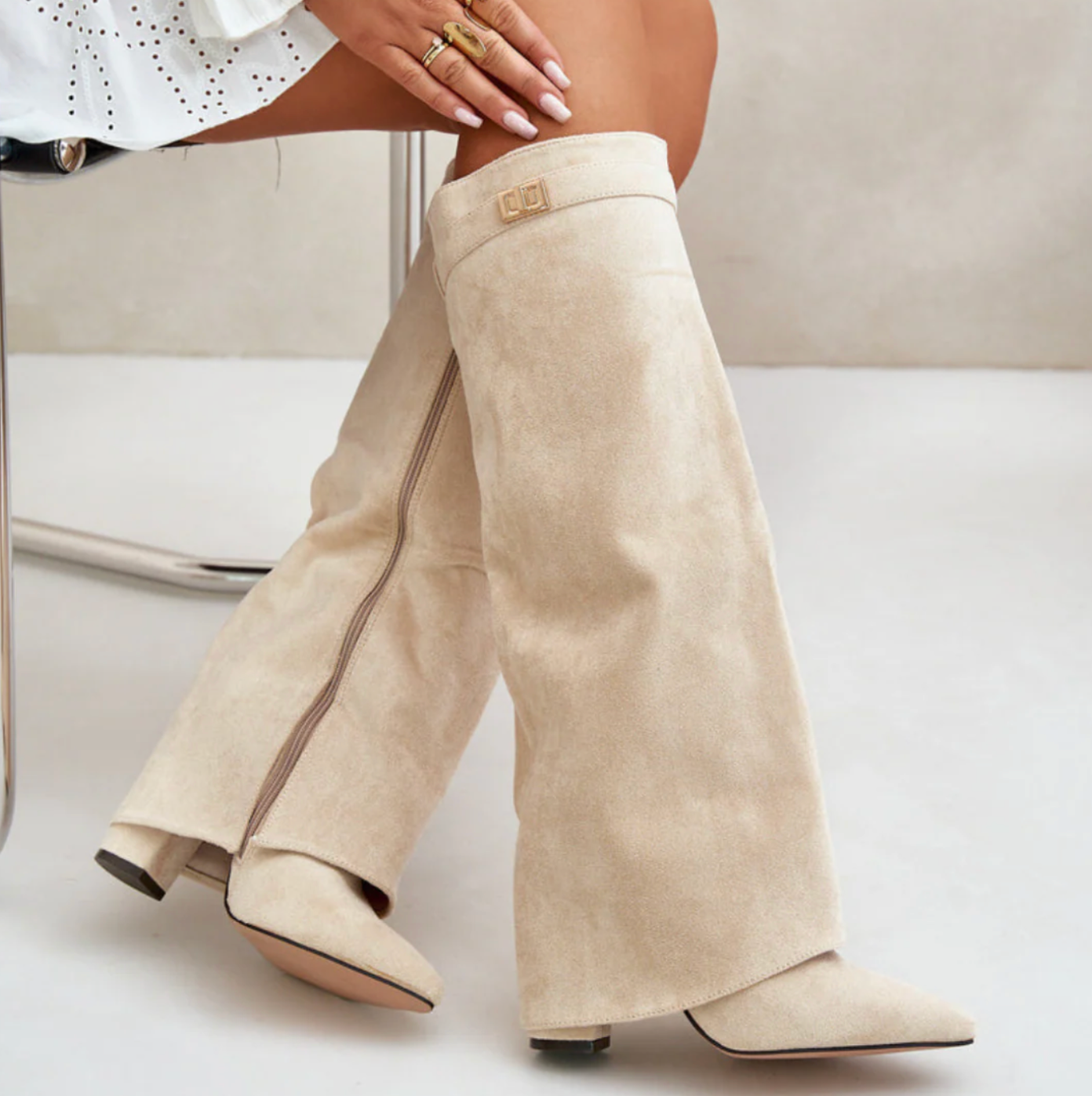 SOLÉA – Skórzane kozaki z fakturą zamszową