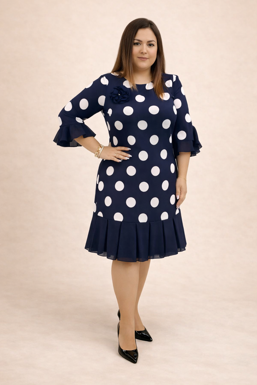 AURELIA | Elegancka Sukienka Midi w Delikatne Grochy